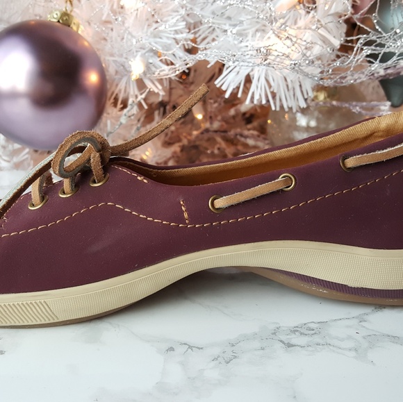 Maroon Keds - Picture 2 of 5